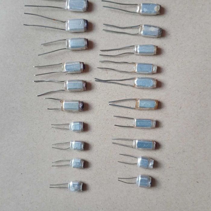 Część elektroniczna, kondensator