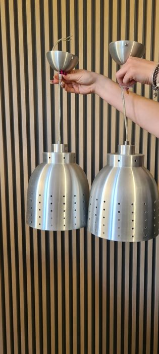 2 zwisające lampy z IKEA, idealne nad stół, barek