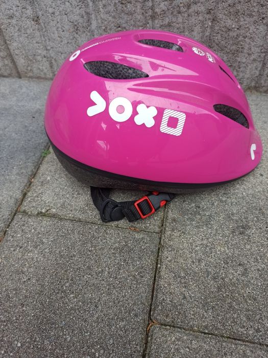 Kask Btwin z Decathlon