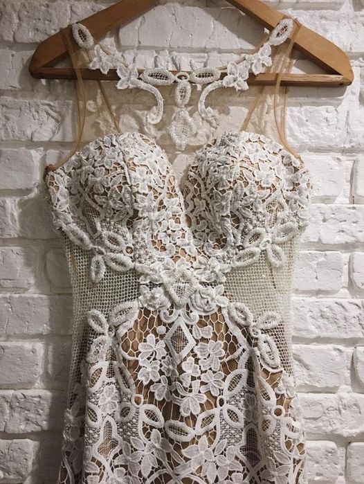 Випускна сукня біла