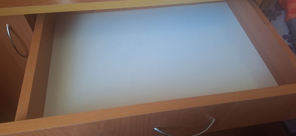 Продам трельж(туалетний столик)