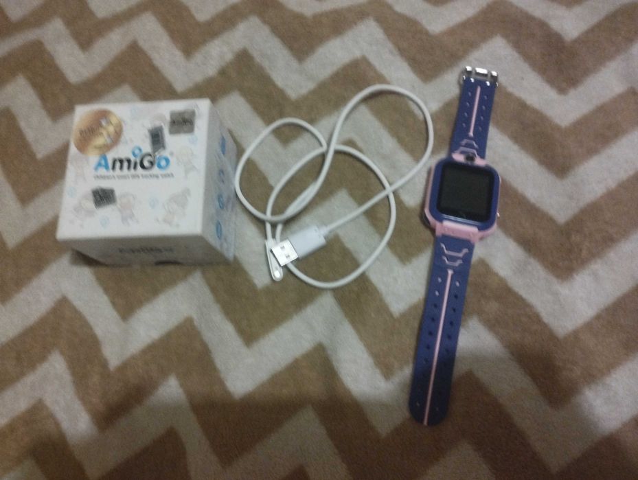 Продам смарт годинник дитячий AmiGo GO002