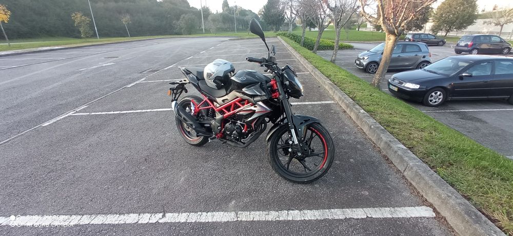 Vendo ou troco Benelli 125