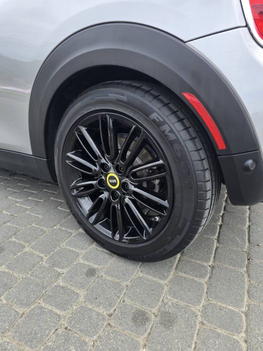 Mini Cooper SE 2023 електро