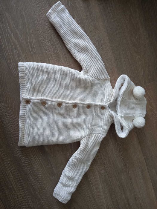 Sweter ciepły z kapturem 92 cm