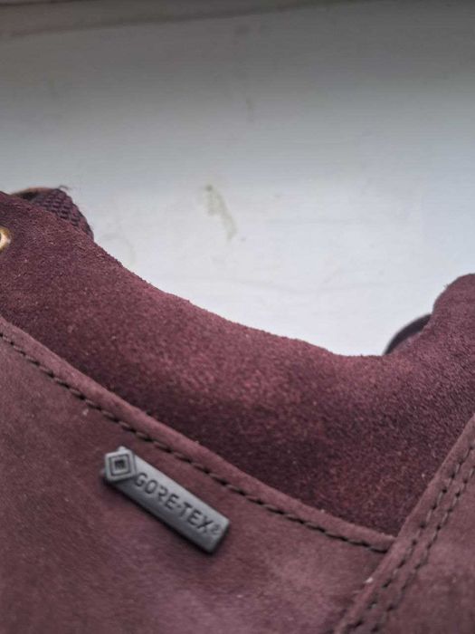 Женские кроссовки clarks