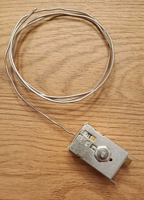Termostat do lodówki Indesit 077B6902 oryginalny