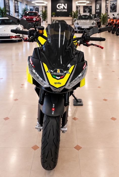 Aprilia Tuono 660 como nova