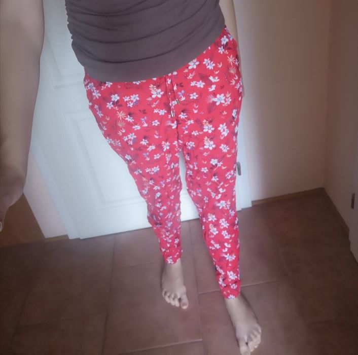 Czerwone letnie spodnie Sinsay