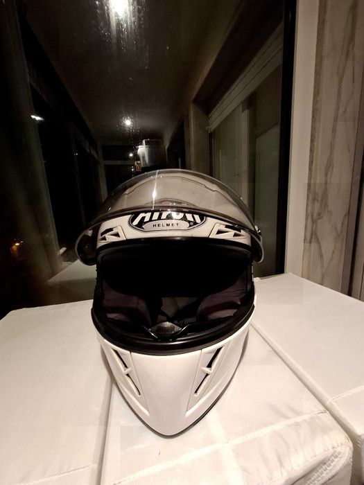 Capacete branco AIROH