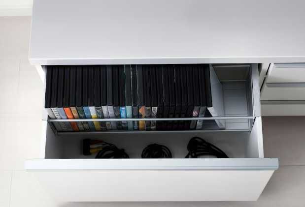 Movel TV IKEA Besta Burs Preto Brilhante