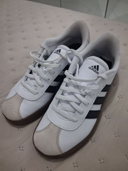 Adidas court 3.0 biale
