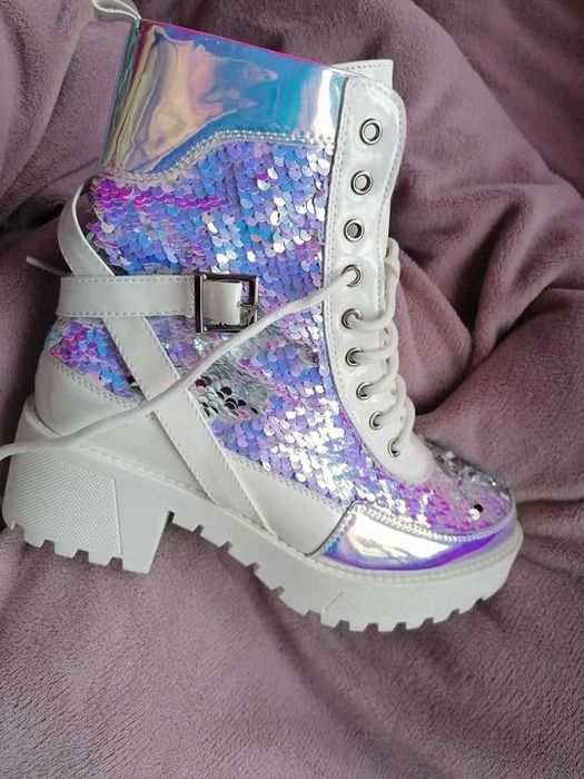 cekinowe sneakersy traperki nowe