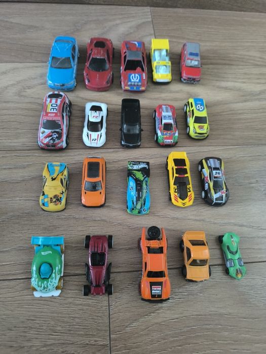 Zestaw 20  samochodów