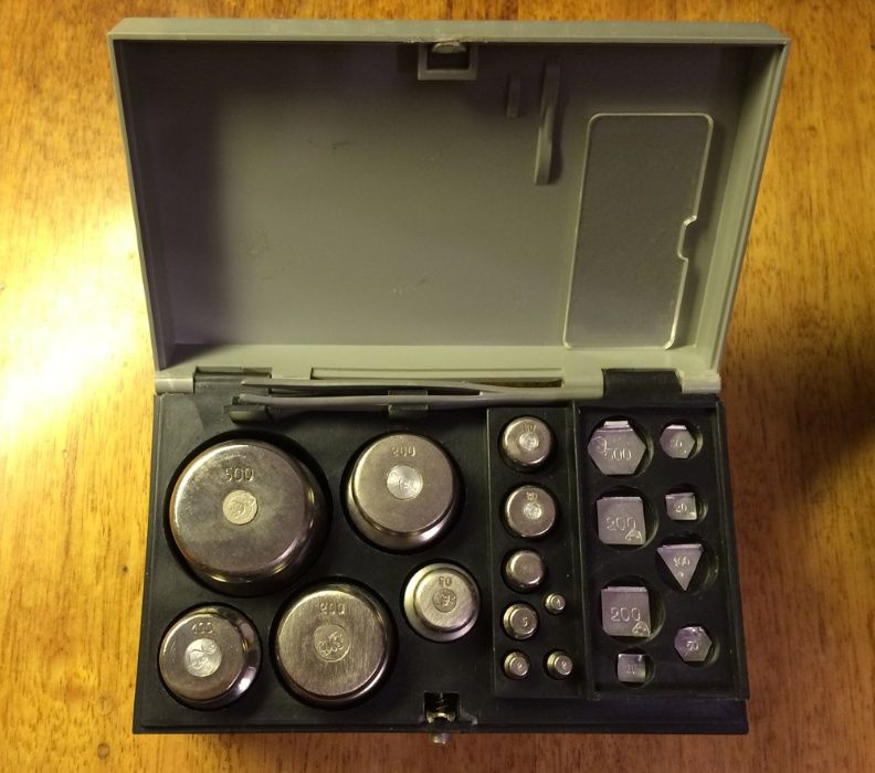 Ваги, гирі для зважування