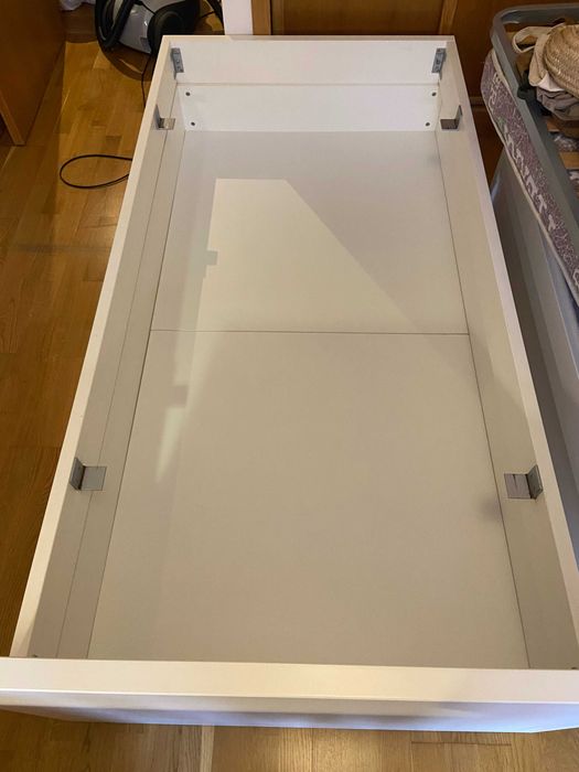 2 camas de solteiro lacadas a branco