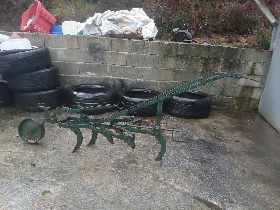 sachadora ou cultivador manual