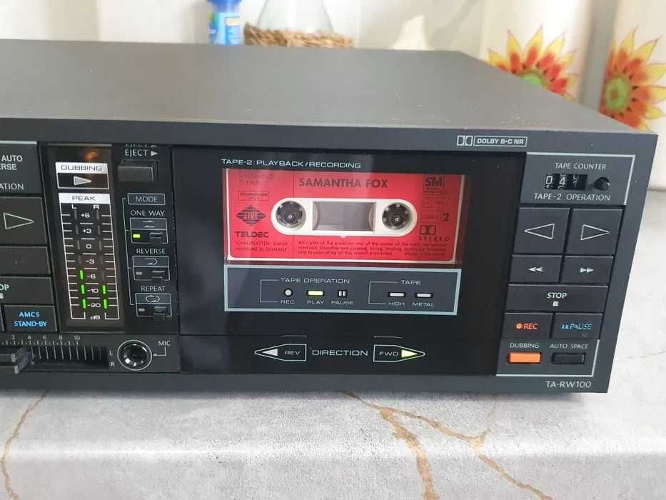 Касетна дека Onkyo ta-rw100