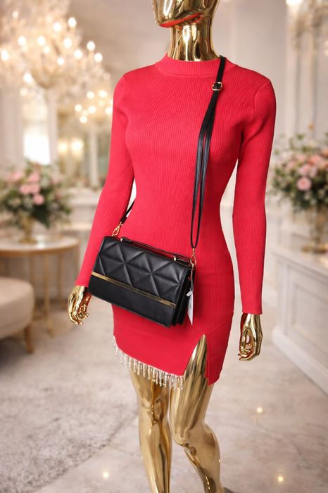 Sukiena czerwona przepiękny prazek