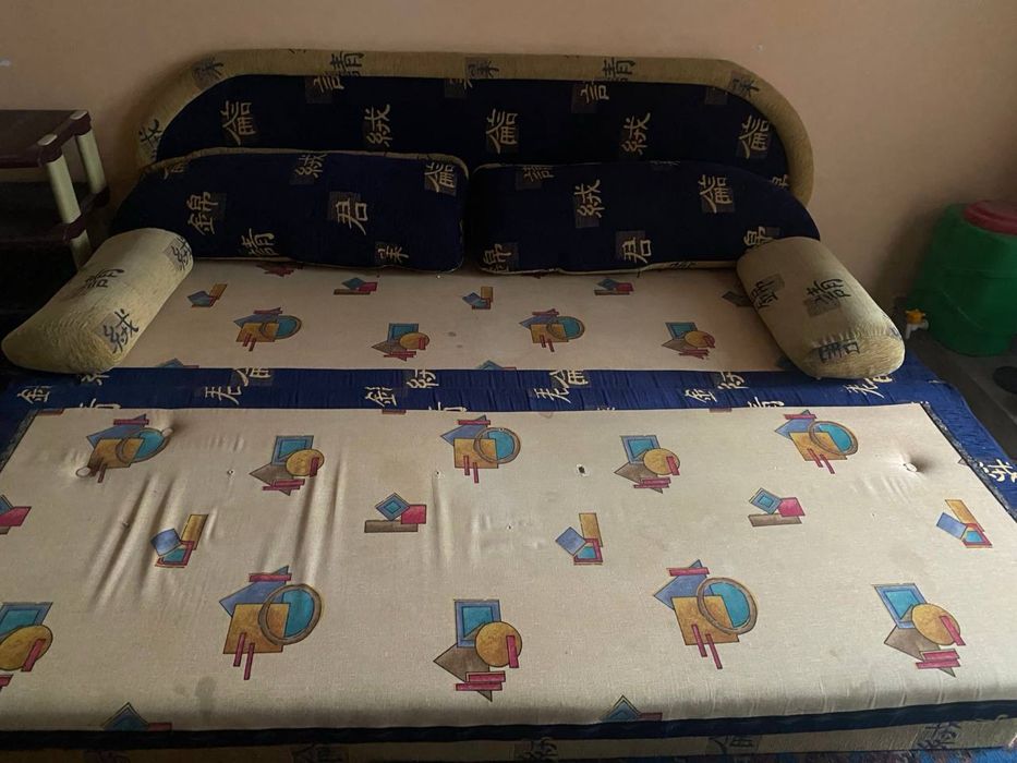 Продам диван таирово