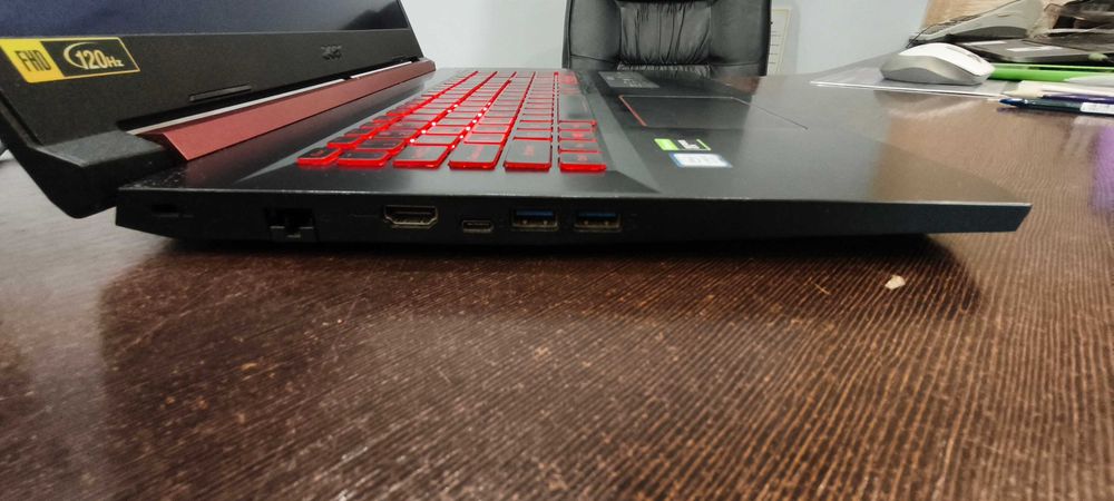 Laptop Acer nitro 5 AN517-51