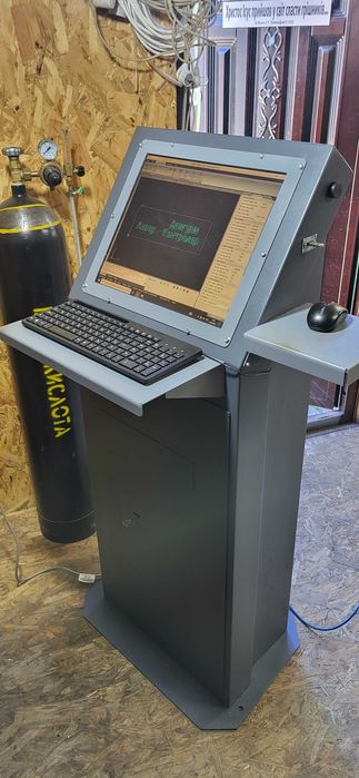 Оптоволоконний лазерний станок. Робоче поле 1550 х 3050