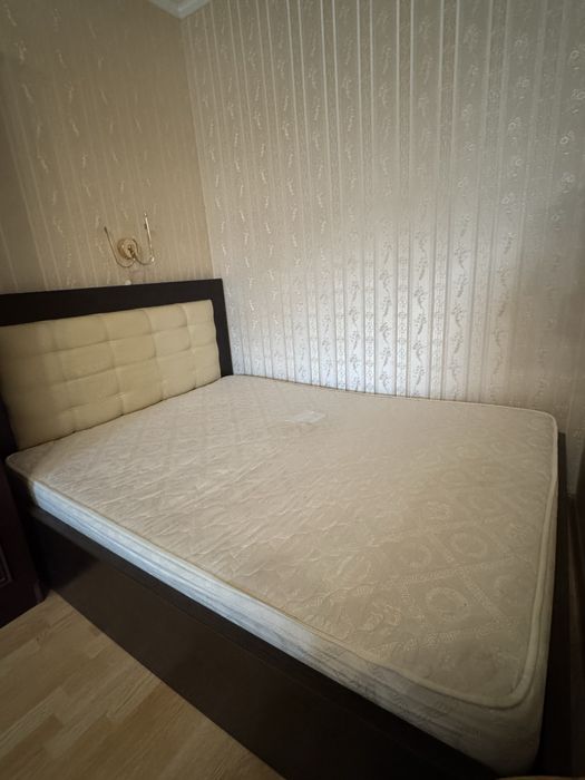 Ліжко з ламелями