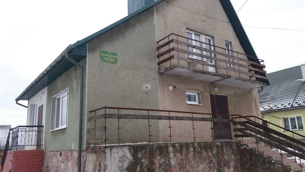 Нежитлові приміщення, площею 98,8 кв. м,  Івано-Франківська  обл.