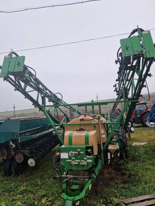 Оприскувач GREAT PLAINS TSE 1090, шир. 27 м, 4 куб., електроніка, 2005