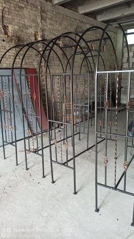 Є В НАЯВНОСТІ  Арки арка для роз та плетущих квітів