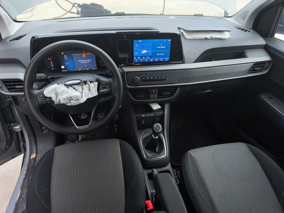 Ford tourneo 1.0  5lugares