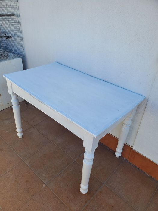 Mesa de cozinha ou jardim antiga