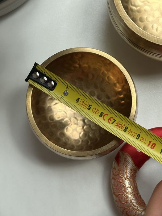 Zestaw 2 tybetańskich mis 9,8 cm i 8 cm śpiewających + akcesoria
