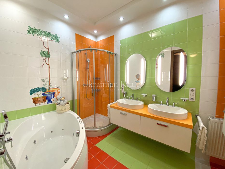 Продаж 4к квартири вул. Назарівська  23а. Ботанічний сад Фоміна