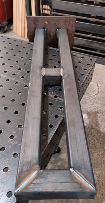 Stelaż schody półkowe, wspornikowe