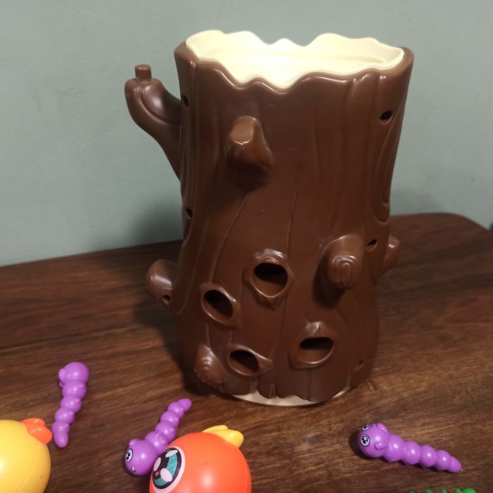 Magnetyczna gra zręcznościowa dzięcioł i robaczki