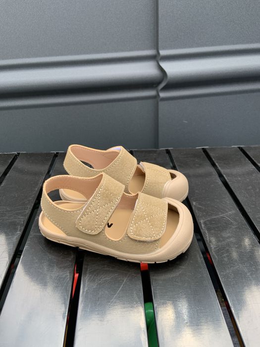 Дитячі сандалики