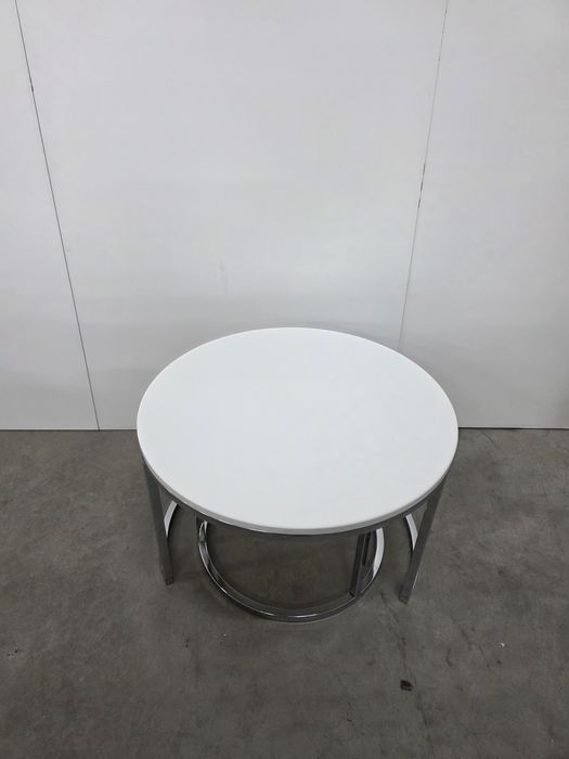 Stoliki kawowe z ekspozycji