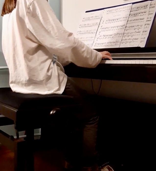 Pianino cyfrowe YDP-142 Yamaha wraz z ławką