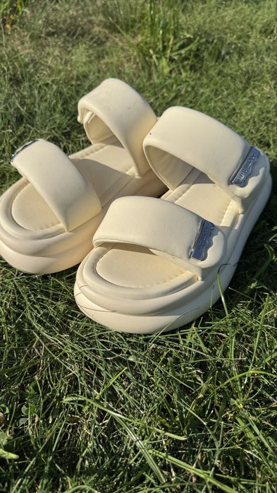 Шльопанці дуті жіночі Roberto Della Crose