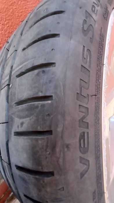 Jantes e pneus Volvo/ Tesla