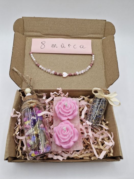 Prezent na Dzień Kobiet, Bransoletka z kamieni naturalnych,mini box