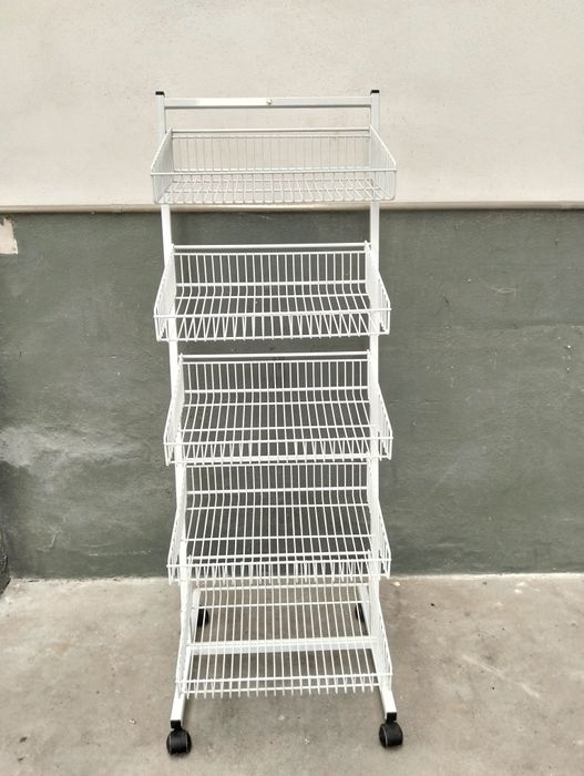 Expositor Metálico com 4 Prateleiras e Rodas (1,5m x 40cm)