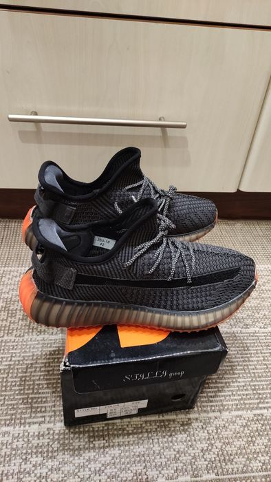 Кросівки чоловічі