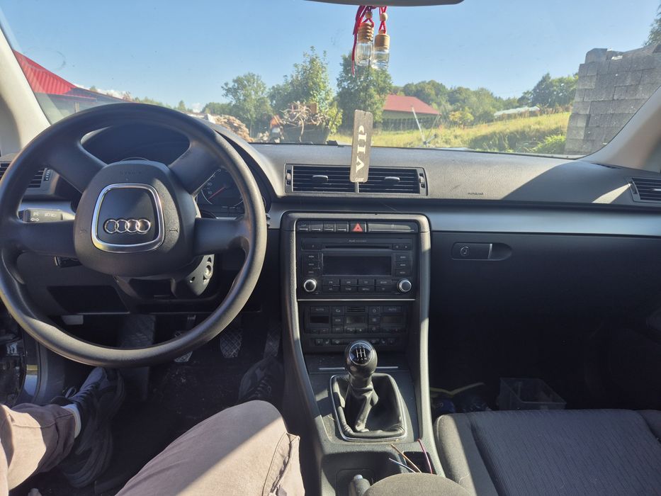 Audi a4 b7  uszkodzone