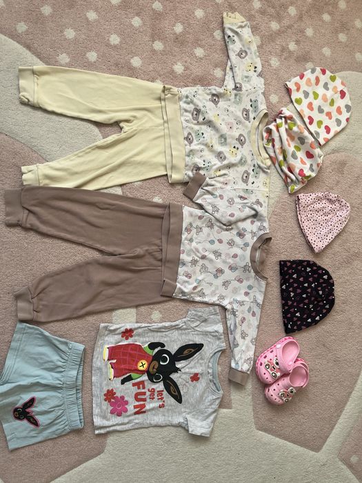 Giga paka 86 92 bluzy legginsy jeansy koszulki sukienki pizamki