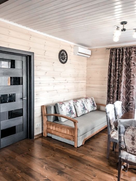 Посуточная аренда дома с сауной на Осокорках. Подобова оренда будинку.