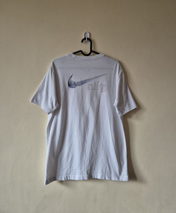 Tshirt nike koszulka nadruk na plecach swoosh biała