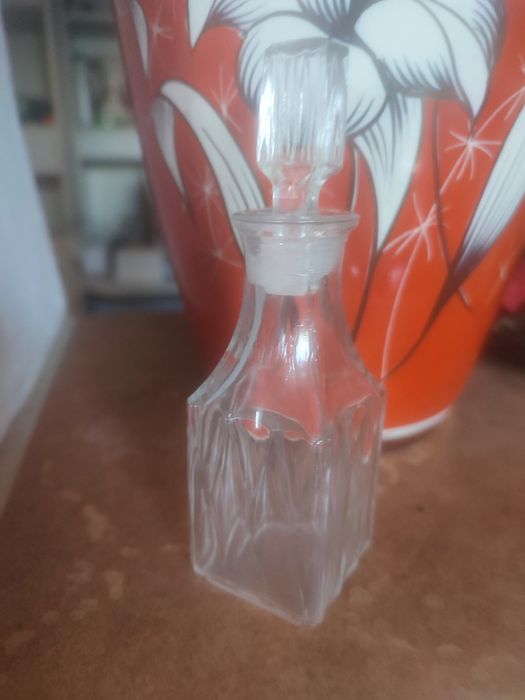 Karafka mini szkło do octu lub olej PRL, ładnie wykonanau PRL