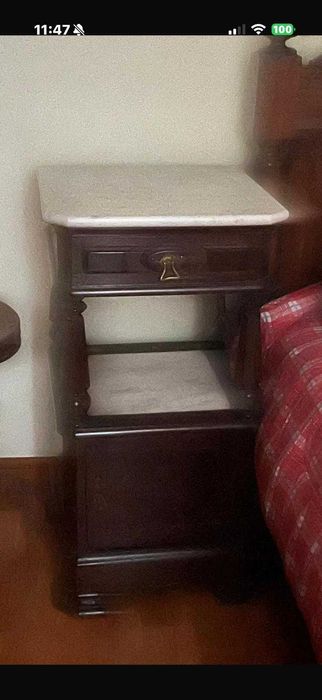 Móveis antigos para venda